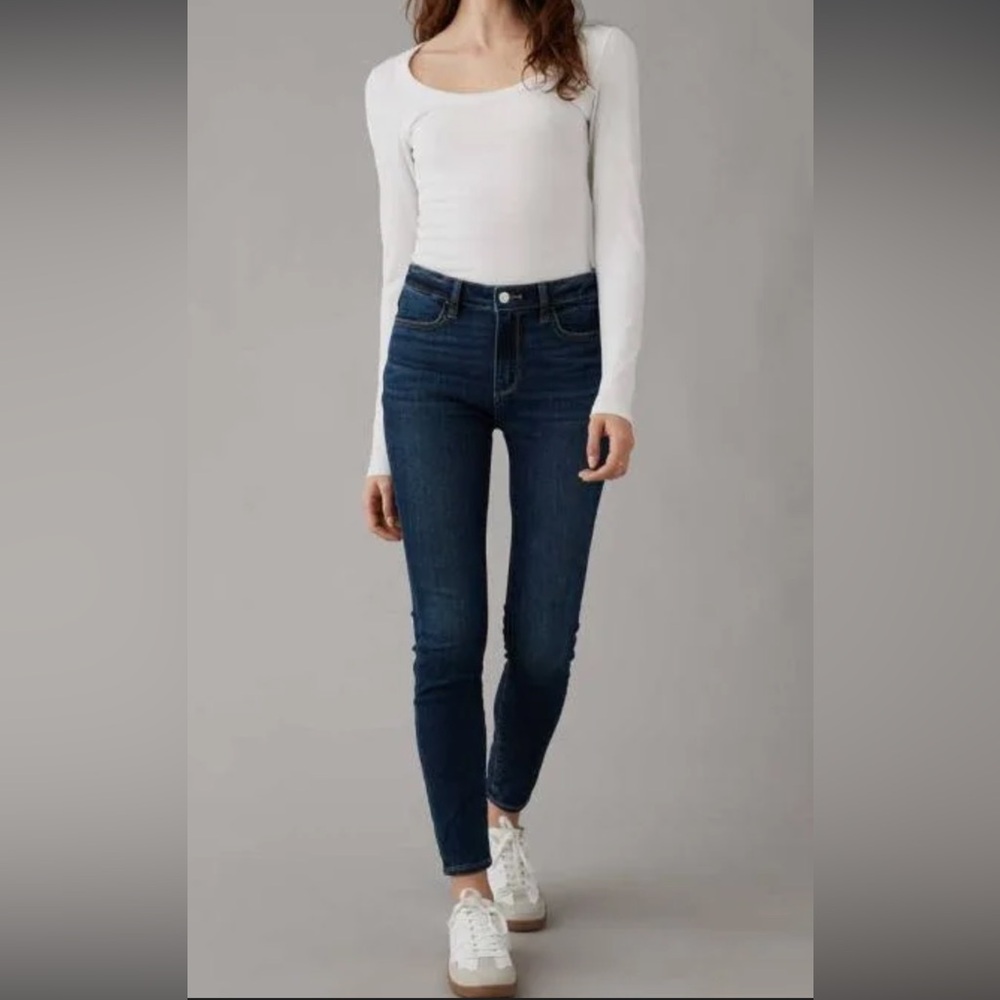 American Eagle EUC NEXT LEVEL STRETCH High Rise Jegging Crop Sz 4 Long in Indigo